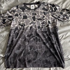 adidas grey camo short sleeve t shirt